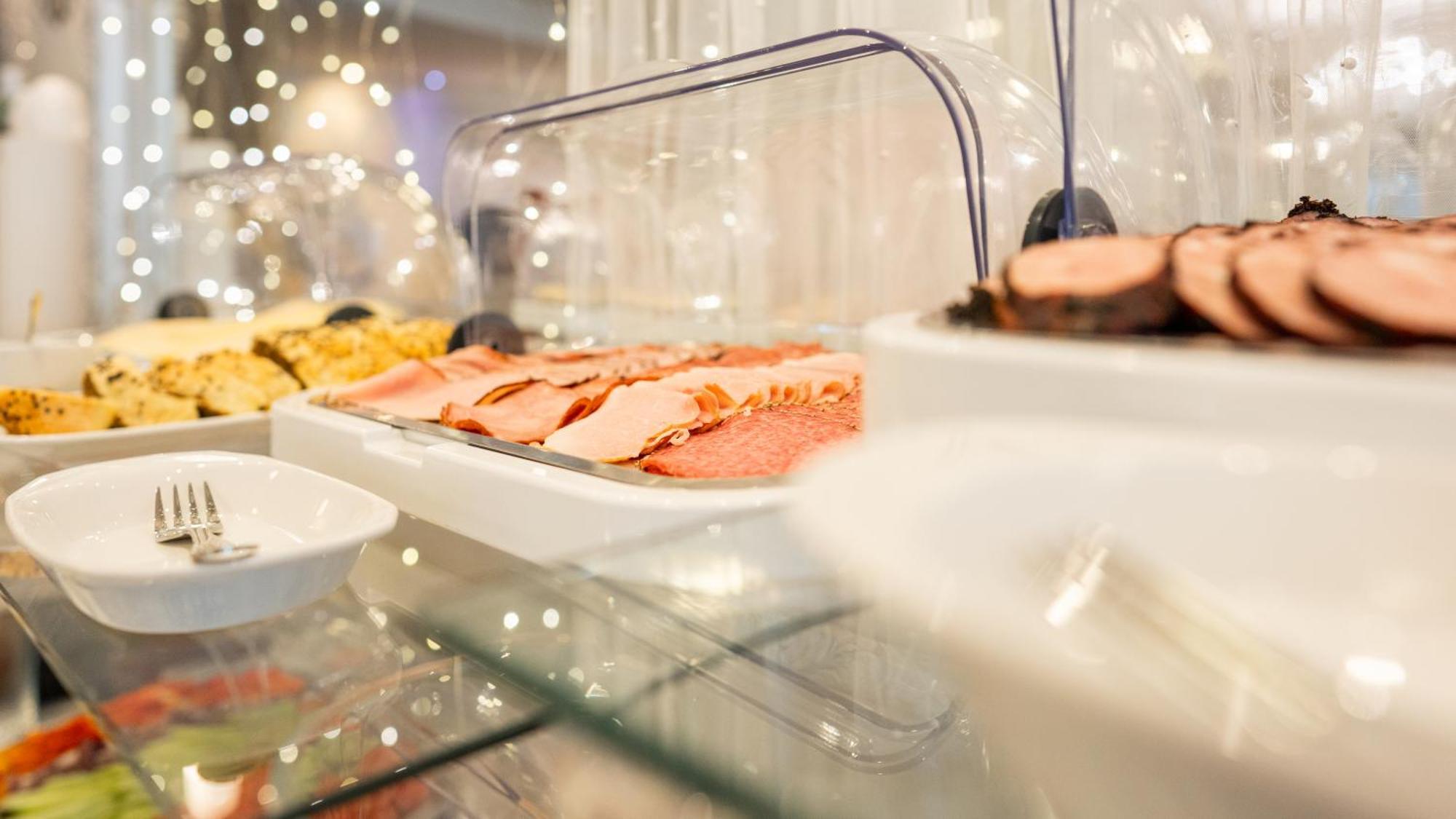 Bialy Dom Henlex Hotel Restauracja — Photos 1